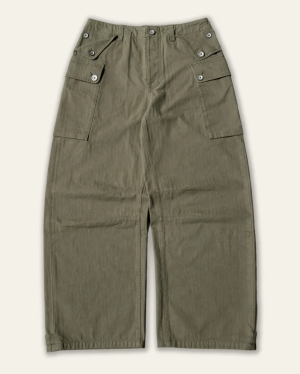 Field Cargo Pants Size 28 (Olive)